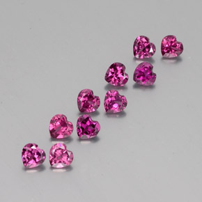 カラットの天然ラズベリーレッドロードライトガーネット（4×3.9 mm・ハート型）