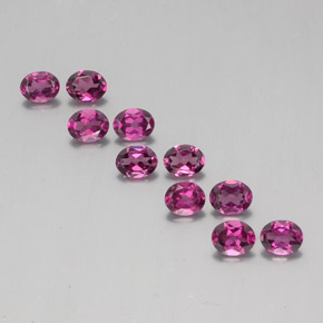 3.93カラットの天然ラズベリーレッドロードライトガーネット（4.9×3.9 mm・オーバルカット）