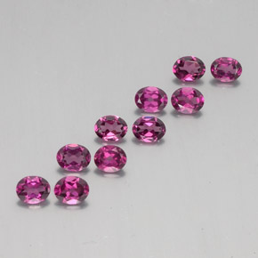 3.93カラットの天然ラズベリーレッドロードライトガーネット（4.9×3.9 mm・オーバルカット）