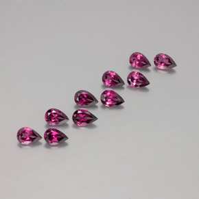 カラットの天然ラズベリーレッドロードライトガーネット（6×4.2 mm・洋梨の形）
