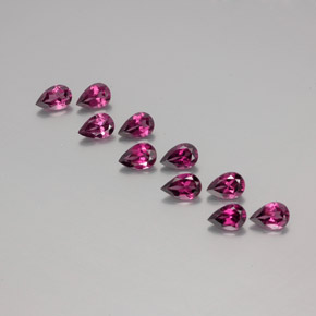 カラットの天然ラズベリーレッドロードライトガーネット（6×4.2 mm・洋梨の形）