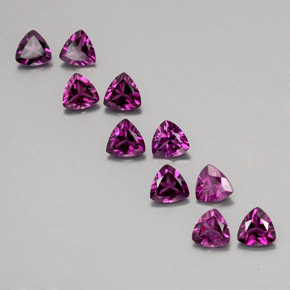 カラットの天然ラズベリーレッドロードライトガーネット（5.1×5 mm・トリリアント）