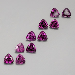 カラットの天然ラズベリーレッドロードライトガーネット（5.1×5 mm・トリリアント）