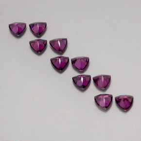 カラットの天然ラズベリーレッドロードライトガーネット（5.1×5 mm・トリリアント）