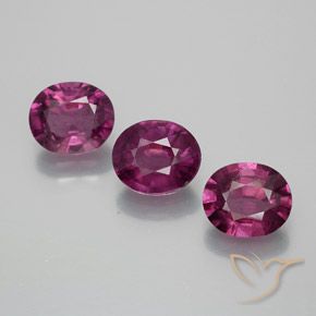 Shop natural 2.93ct 赤みがかったパープル ロードライトガーネット gems, 楕円形, from モザンビーグ at GemSelect. In stock, global shipping!