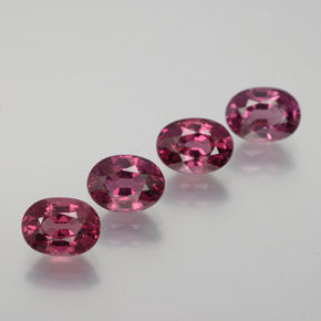 カラットの天然ラズベリーレッドロードライトガーネット（7.1×5.2 mm・オーバルカット）