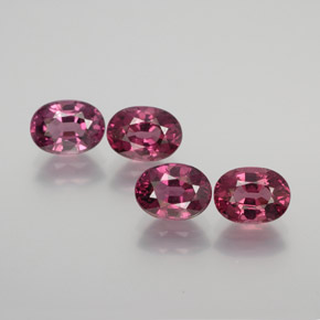 カラットの天然ラズベリーレッドロードライトガーネット（7.1×5.2 mm・オーバルカット）