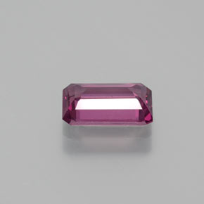 1.49カラットの天然ラズベリーレッドロードライトガーネット（8.4×5.3 mm・エメラルドカット）