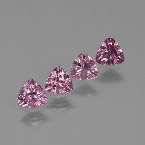 カラットの天然パープルローズロードライトガーネット（4.9×4.9 mm・トリリアント）
