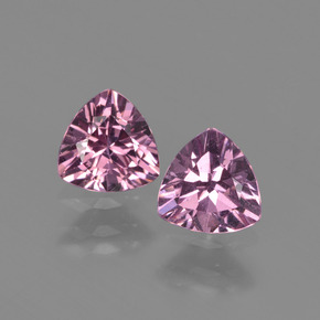 カラットの天然パープルローズロードライトガーネット（5.2×5.2 mm・トリリアント）