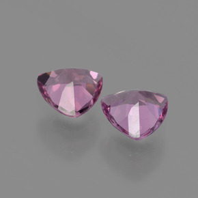 カラットの天然パープルローズロードライトガーネット（5.2×5.2 mm・トリリアント）