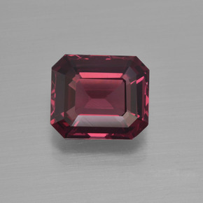 2.98カラットの天然ラズベリーレッドロードライトガーネット（8.8×7.6 mm・エメラルドカット）