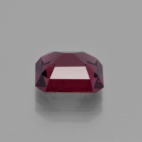 2.98カラットの天然ラズベリーレッドロードライトガーネット（8.8×7.6 mm・エメラルドカット）