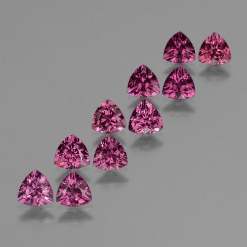 5.49カラットの天然ラズベリーレッドロードライトガーネット（5.2×5.1 mm・トリリアント）