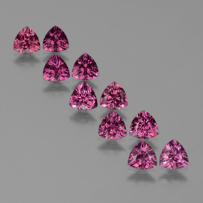5.49カラットの天然ラズベリーレッドロードライトガーネット（5.2×5.1 mm・トリリアント）