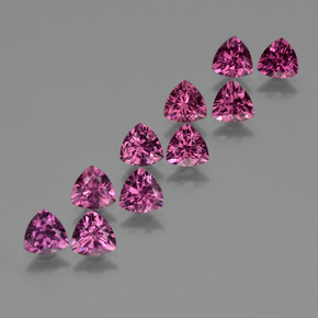 5.62カラットの天然パープルローズロードライトガーネット（5.2×5.1 mm・トリリアント）