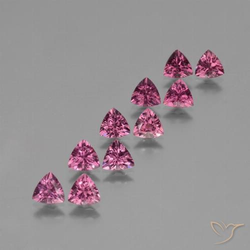 Shop natural 4.71ct マゼンタピンク ロードライトガーネット gems, トリリオン, from モザンビーグ at GemSelect. In stock, global shipping!