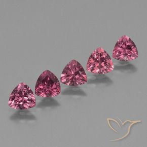 Shop natural 2.62ct ピンクベリーパープル ロードライトガーネット gems, トリリオン, from モザンビーグ at GemSelect. In stock, global shipping!