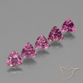 Shop natural 2.63ct マゼンタピンク ロードライトガーネット gems, トリリオン, from モザンビーグ at GemSelect. In stock, global shipping!