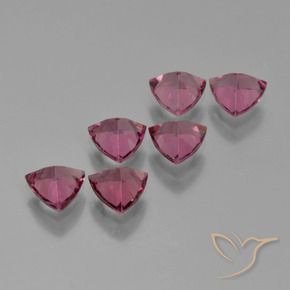 Shop natural 3.12ct ミディアムパープル ロードライトガーネット gems, トリリオン, from モザンビーグ at GemSelect. In stock, global shipping!