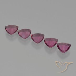 Shop natural 2.43ct ミディアムパープル ロードライトガーネット gems, トリリオン, from モザンビーグ at GemSelect. In stock, global shipping!