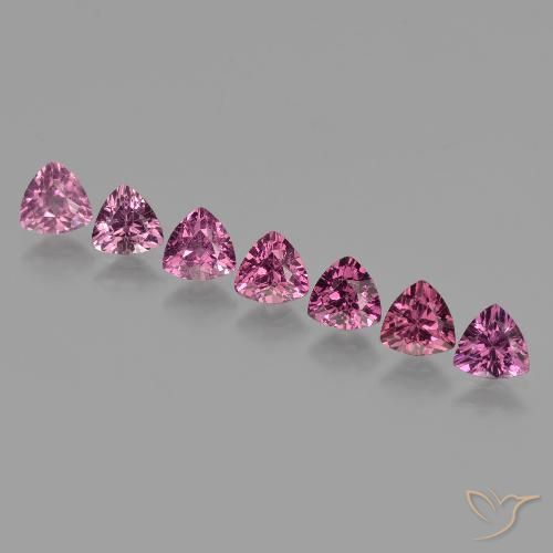 Shop natural 3.75ct ミディアムパープル ロードライトガーネット gems, トリリオン, from モザンビーグ at GemSelect. In stock, global shipping!