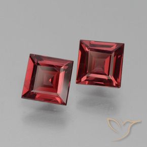 Shop natural 1.43ct ディープレッド ロードライトガーネット gems, 四角形, from モザンビーグ at GemSelect. In stock, global shipping!