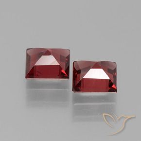 Shop natural 1.43ct ディープレッド ロードライトガーネット gems, 四角形, from モザンビーグ at GemSelect. In stock, global shipping!