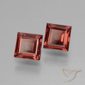 Shop natural 1.36ct ディープレッド ロードライトガーネット gems, 四角形, from モザンビーグ at GemSelect. In stock, global shipping!