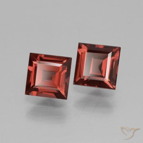 Shop natural 1.48ct ディープレッド ロードライトガーネット gems, 四角形, from モザンビーグ at GemSelect. In stock, global shipping!