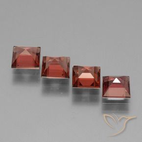 Shop natural 3.06ct 濃いスカーレットレッド ロードライトガーネット gems, 四角形, from モザンビーグ at GemSelect. In stock, global shipping!