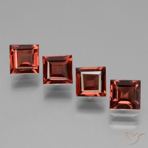 Shop natural 3.01ct ディープレッド ロードライトガーネット gems, 四角形, from モザンビーグ at GemSelect. In stock, global shipping!