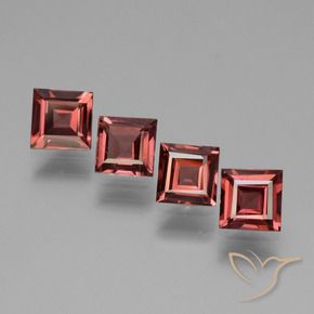 Shop natural 2.52ct ミディアムレッド ロードライトガーネット gems, 四角形, from モザンビーグ at GemSelect. In stock, global shipping!