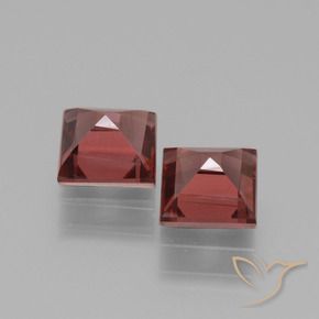 Shop natural 1.58ct 濃いブリックレッド ロードライトガーネット gems, 四角形, from モザンビーグ at GemSelect. In stock, global shipping!