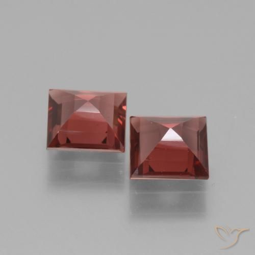 Shop natural 1.36ct ミディアムレッド ロードライトガーネット gems, 四角形, from モザンビーグ at GemSelect. In stock, global shipping!