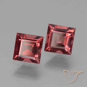 Shop natural 1.62ct ディープレッド ロードライトガーネット gems, 四角形, from モザンビーグ at GemSelect. In stock, global shipping!