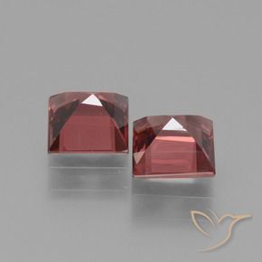 Shop natural 1.62ct ディープレッド ロードライトガーネット gems, 四角形, from モザンビーグ at GemSelect. In stock, global shipping!