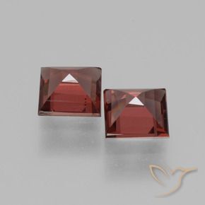 Shop natural 1.46ct 濃いベリーレッド ロードライトガーネット gems, 四角形, from モザンビーグ at GemSelect. In stock, global shipping!