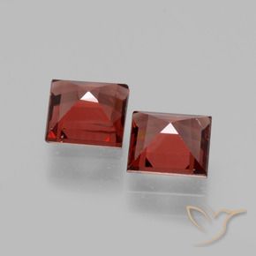 Shop natural 1.45ct ダークレッド ロードライトガーネット gems, 四角形, from モザンビーグ at GemSelect. In stock, global shipping!