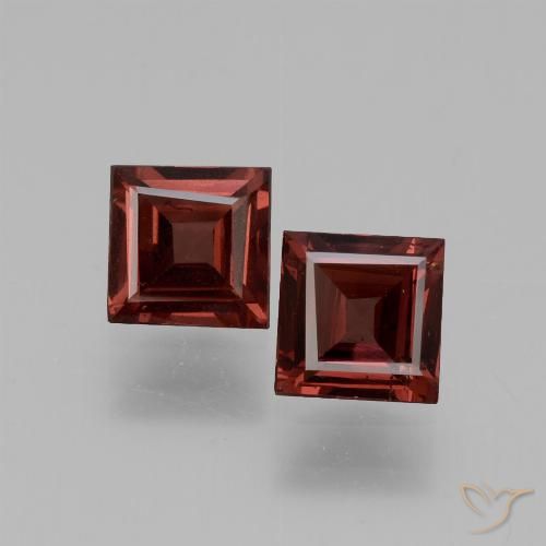 Shop natural 1.31ct ダークレッド ロードライトガーネット gems, 四角形, from モザンビーグ at GemSelect. In stock, global shipping!