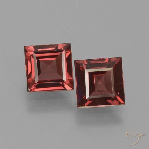 Shop natural 1.40ct ダークレッド ロードライトガーネット gems, 四角形, from モザンビーグ at GemSelect. In stock, global shipping!