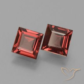 Shop natural 1.40ct ダークレッド ロードライトガーネット gems, 四角形, from モザンビーグ at GemSelect. In stock, global shipping!