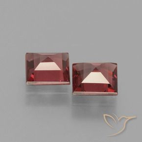 Shop natural 1.40ct ダークレッド ロードライトガーネット gems, 四角形, from モザンビーグ at GemSelect. In stock, global shipping!