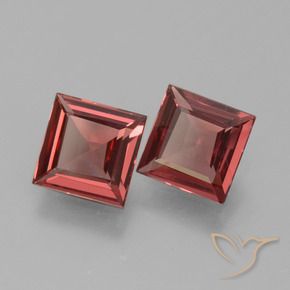 Shop natural 1.31ct ディープレッド ロードライトガーネット gems, 四角形, from モザンビーグ at GemSelect. In stock, global shipping!