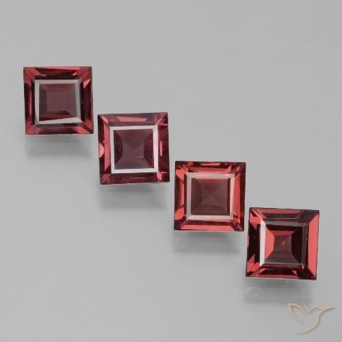 Shop natural 2.80ct ディープレッド ロードライトガーネット gems, 四角形, from モザンビーグ at GemSelect. In stock, global shipping!