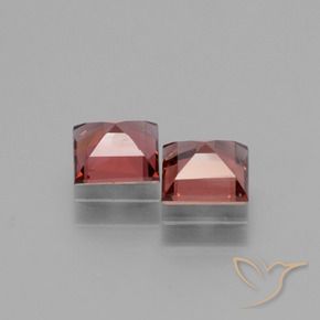 Shop natural 1.39ct 薄いレッド ロードライトガーネット gems, 四角形, from モザンビーグ at GemSelect. In stock, global shipping!