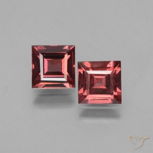 Shop natural 1.44ct スカーレットレッド ロードライトガーネット gems, 四角形, from モザンビーグ at GemSelect. In stock, global shipping!