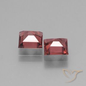 Shop natural 1.44ct スカーレットレッド ロードライトガーネット gems, 四角形, from モザンビーグ at GemSelect. In stock, global shipping!