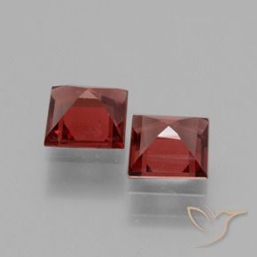 Shop natural 1.41ct 濃いレッドワイン ロードライトガーネット gems, 四角形, from モザンビーグ at GemSelect. In stock, global shipping!