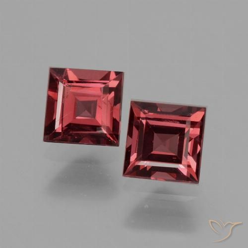 Shop natural 1.53ct ディープレッド ロードライトガーネット gems, 四角形, from モザンビーグ at GemSelect. In stock, global shipping!